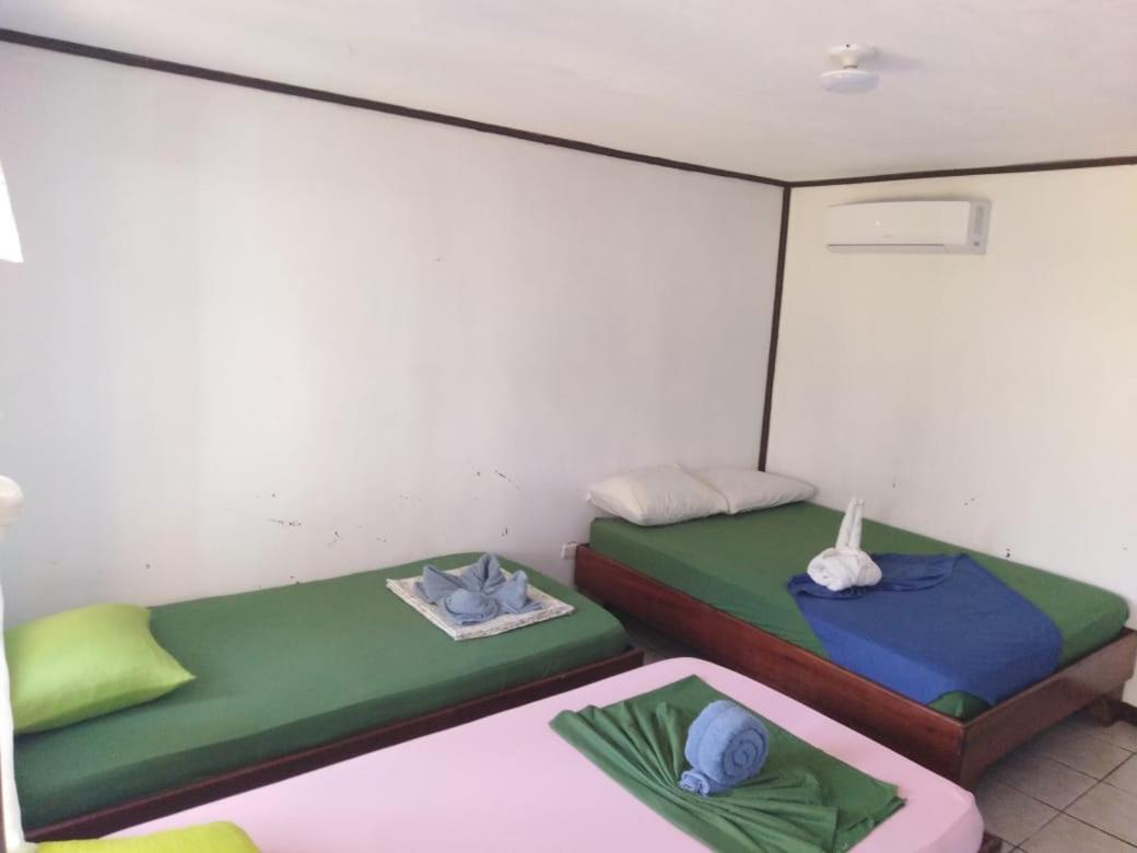 Cabinas Miss Miriam 2 토르투게로 외부 사진