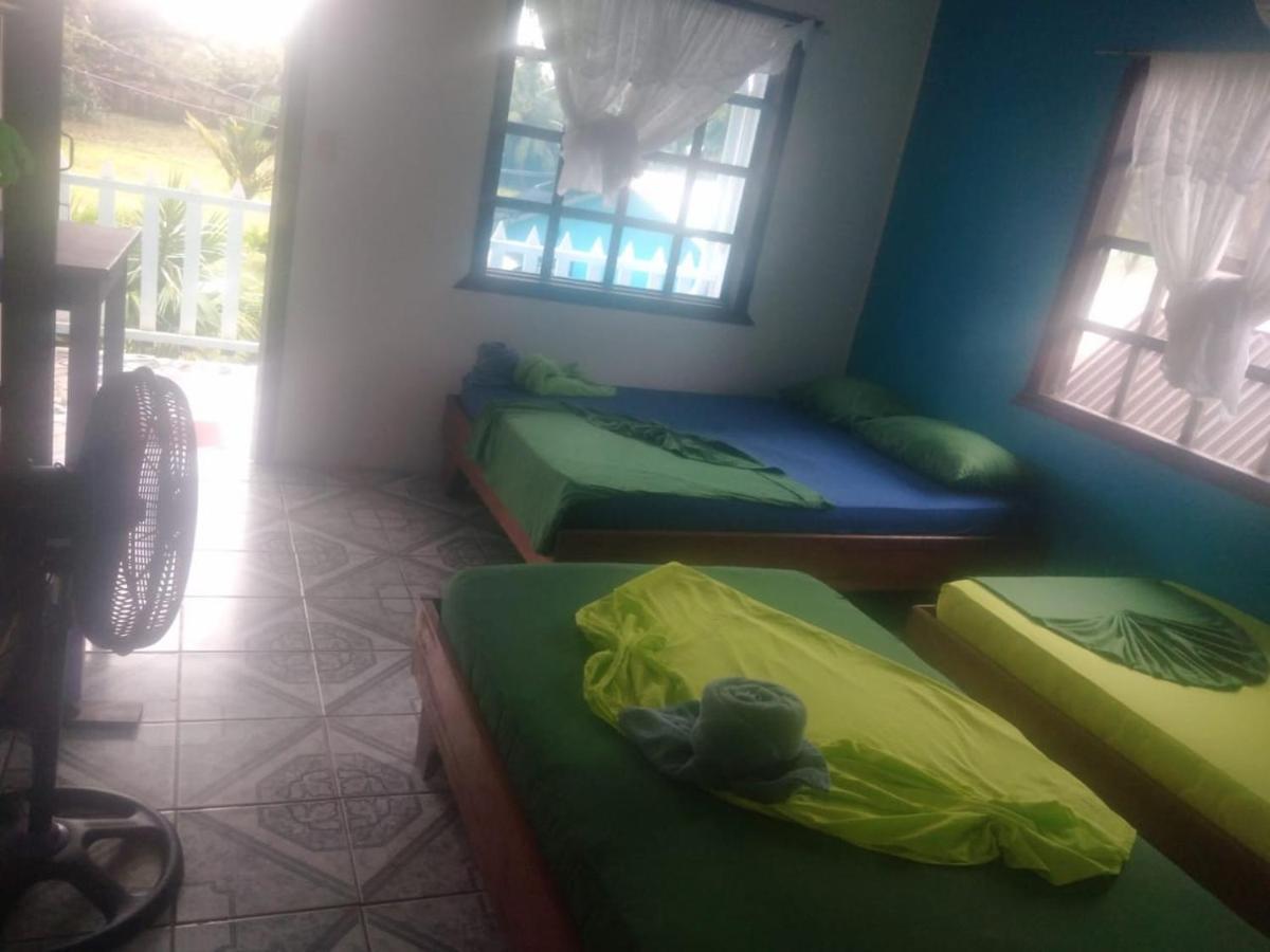 Cabinas Miss Miriam 2 토르투게로 외부 사진