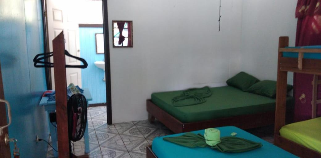 Cabinas Miss Miriam 2 토르투게로 외부 사진